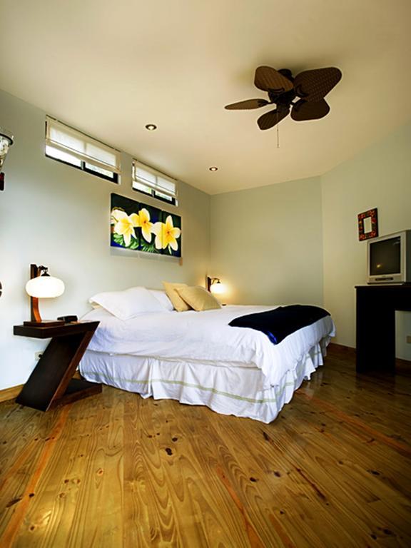 Out Of Bounds Boutique Hotel Сан-Хосе Экстерьер фото